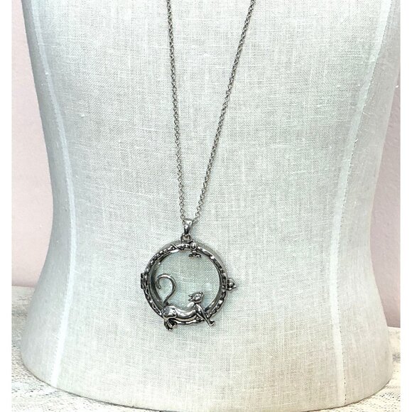 Silver Cat Design Magnifying Glass Pendant Necklace - Picture 8 of 10